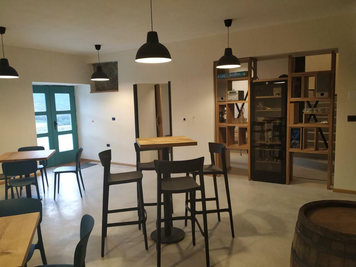 B & W Kriz Bed & Breakfast Ajdovščina Eksteriør bilde
